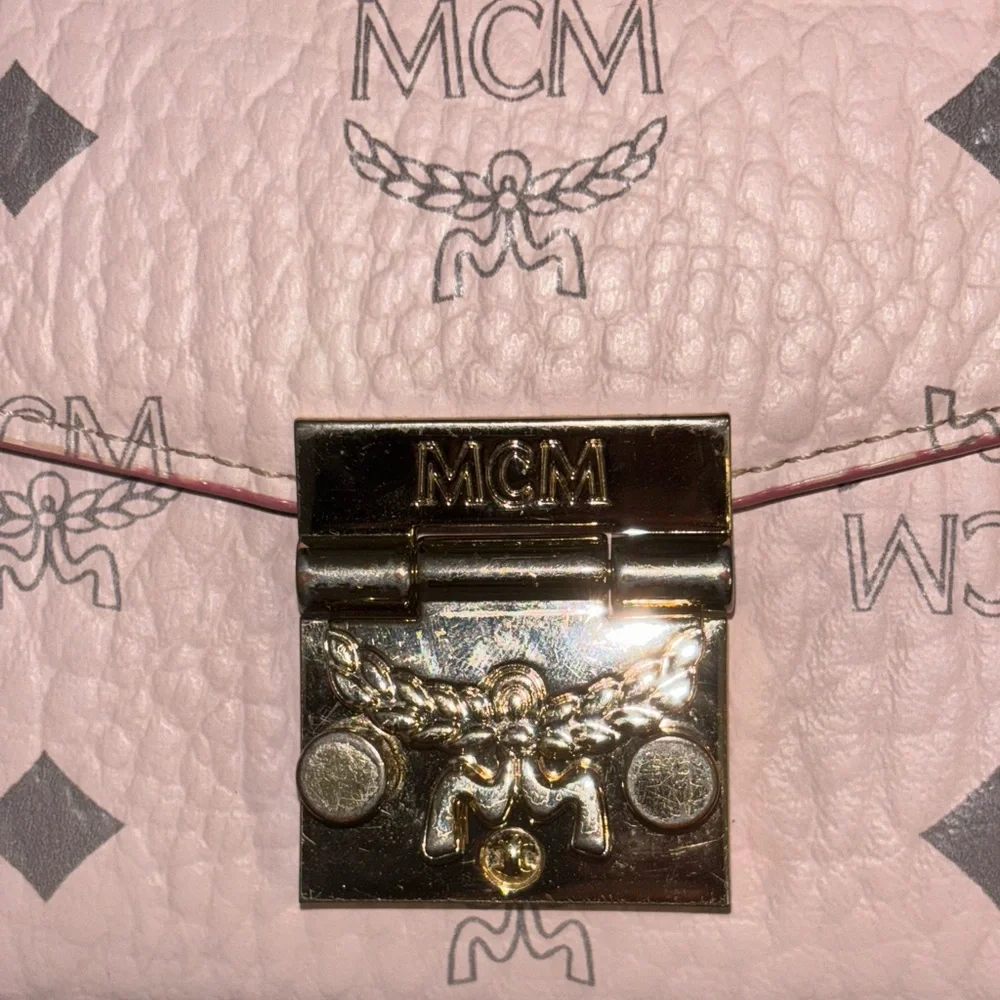MCM Visetos Blush Pink Wallet on Chain - Picture 3 of 7
